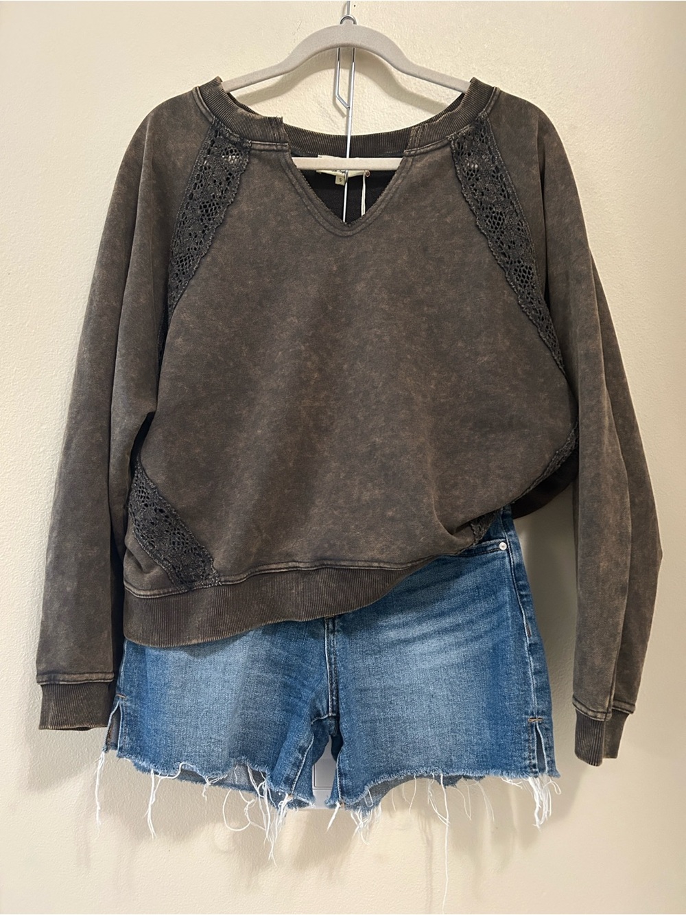 e:esome brown acid Washed Crochet-Trim Pullover